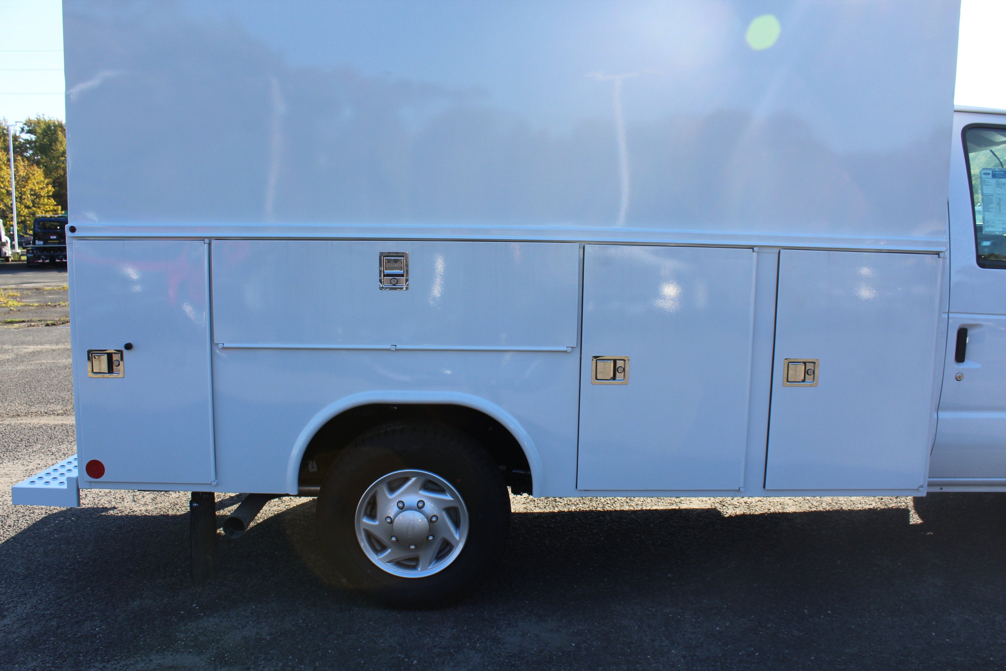 2027 Ford Econoline Cutaway E-350 SRW