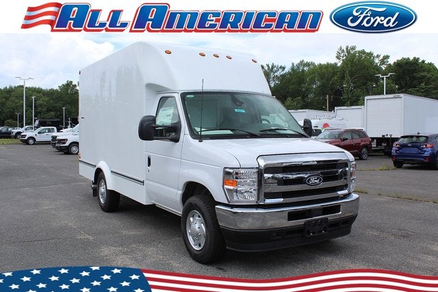 2026 Ford E-Series Cutaway 12 FT Aerocell Box