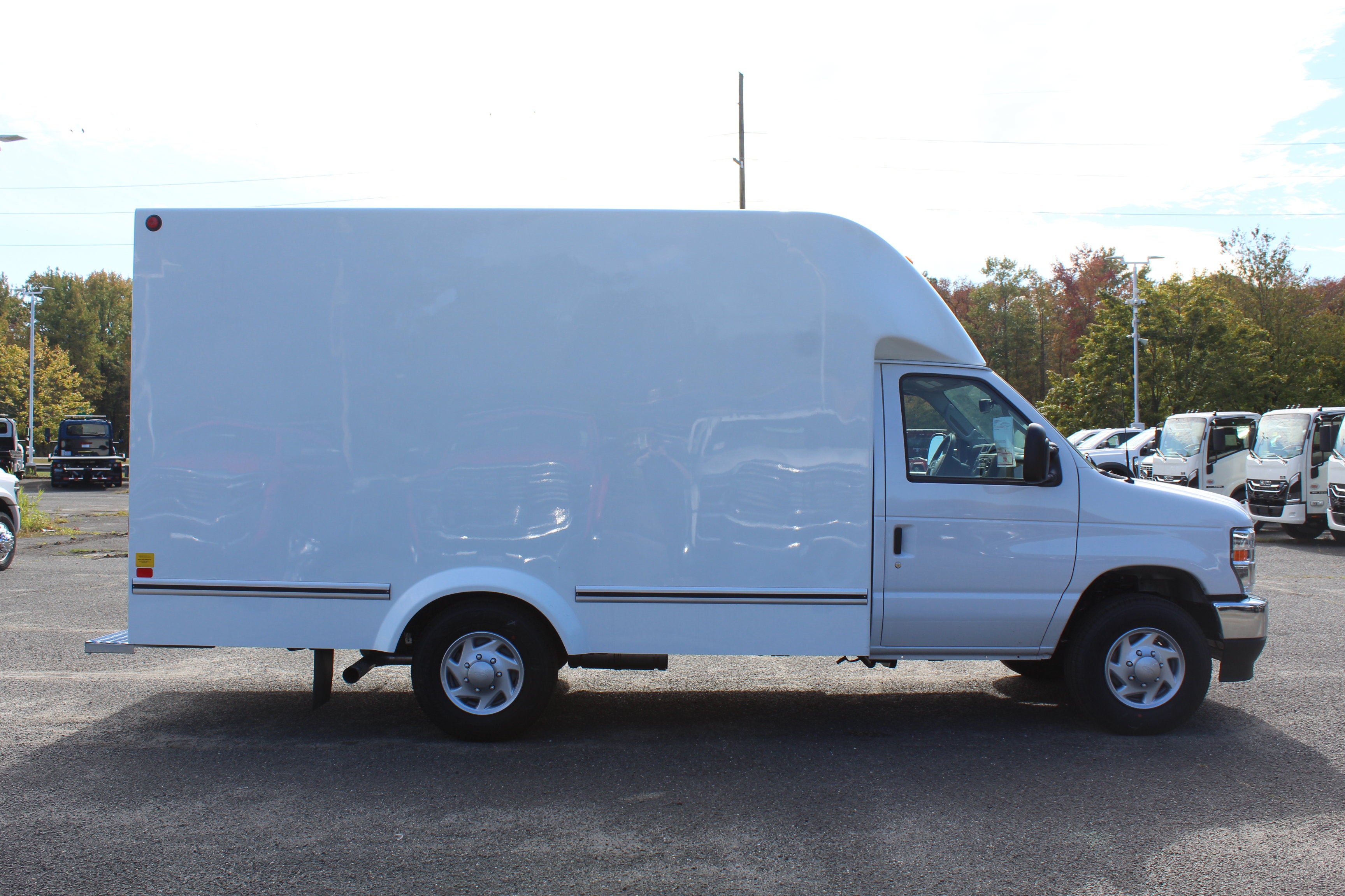 2027 Ford Econoline Cutaway E-350 SRW