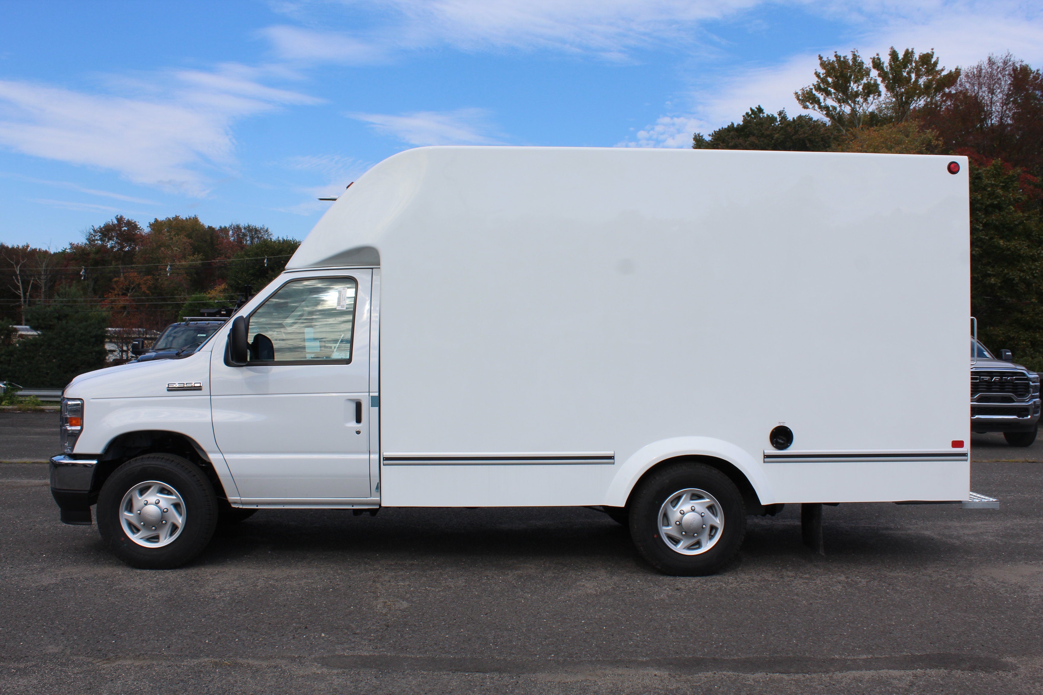 2027 Ford Econoline Cutaway E-350 SRW
