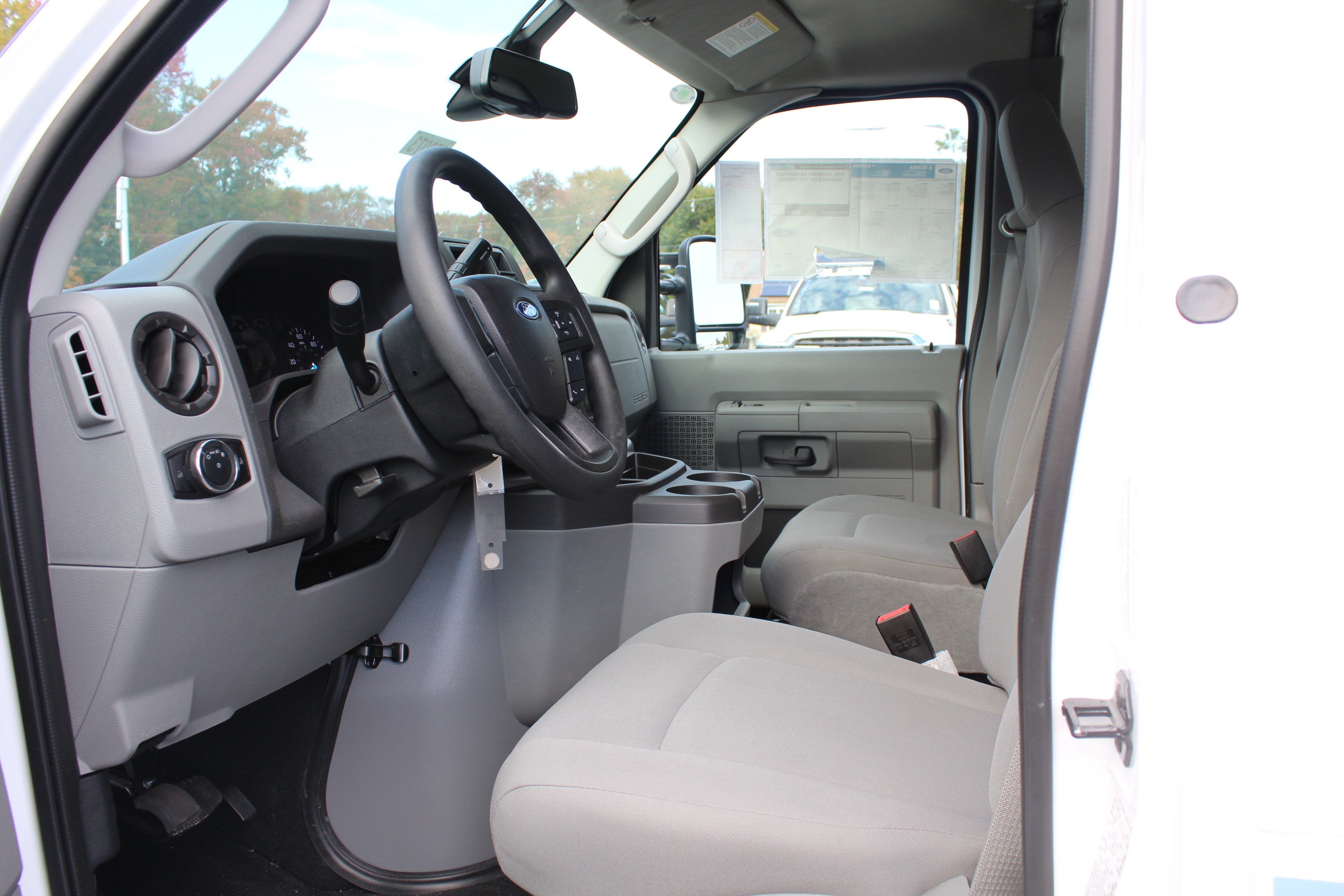 2027 Ford Econoline Cutaway E-350 SRW