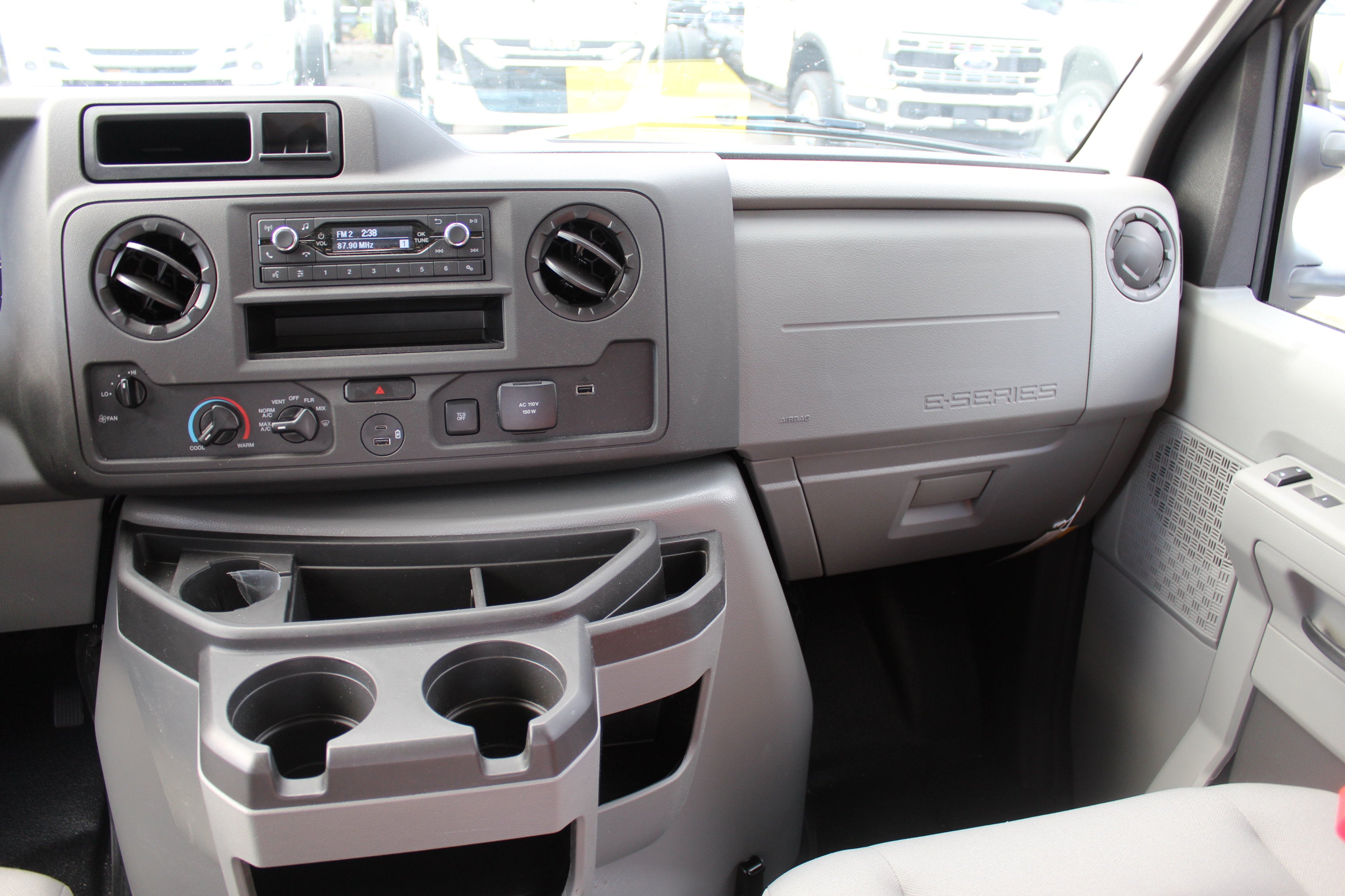 2027 Ford Econoline Cutaway E-350 SRW