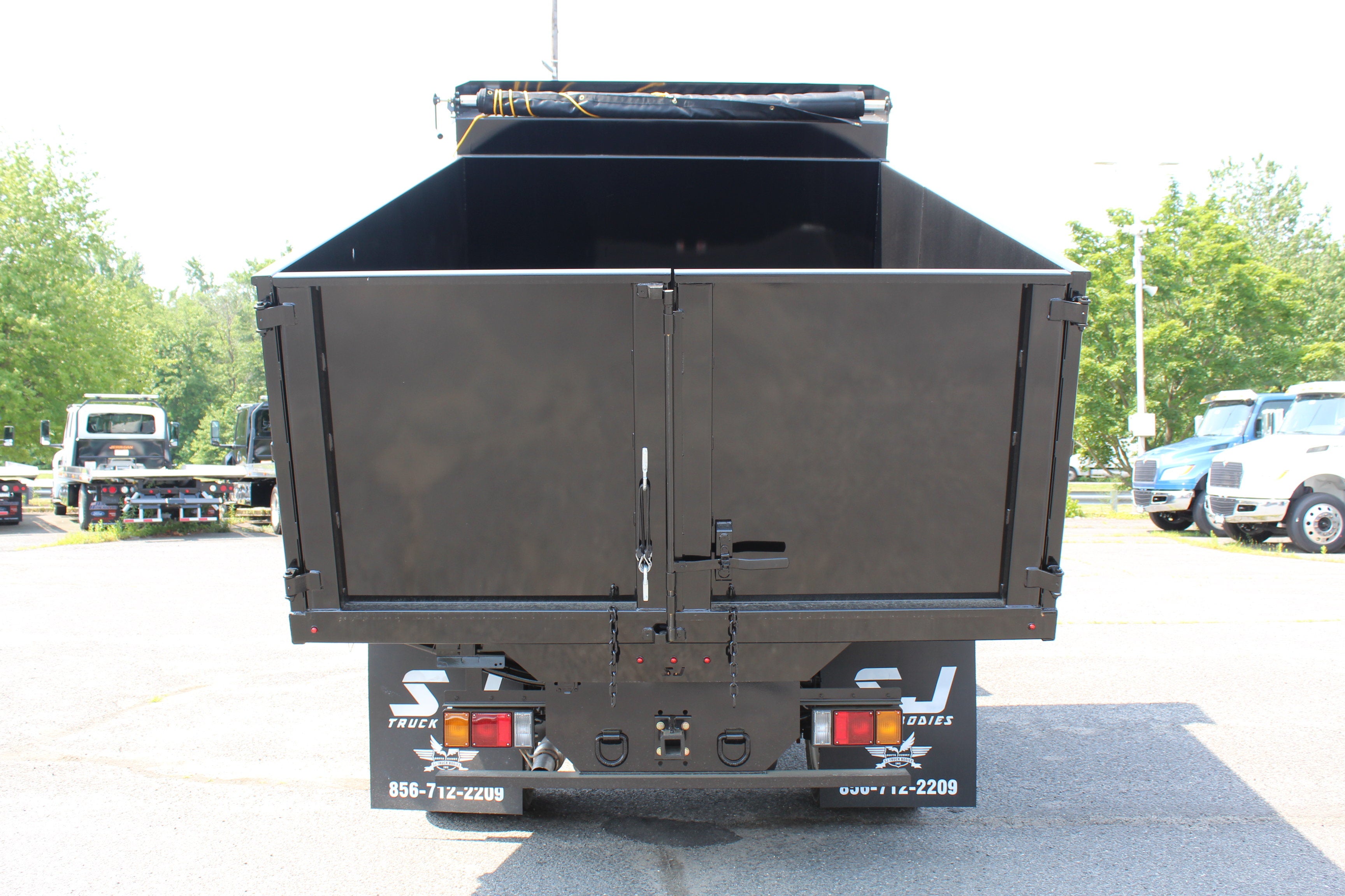 2026 Isuzu NQR 12 FT Steel Landscape