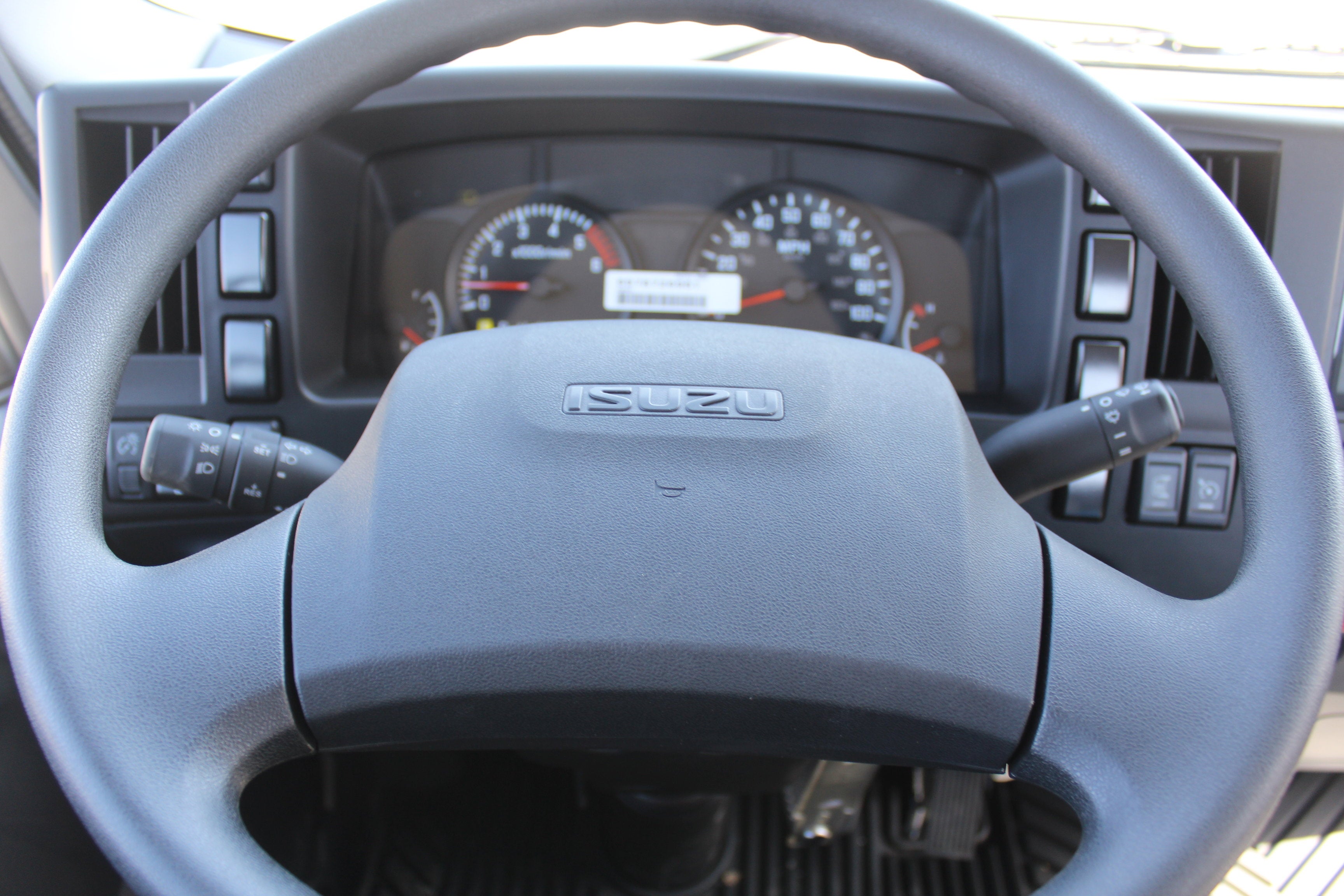 2026 Isuzu NRR Base