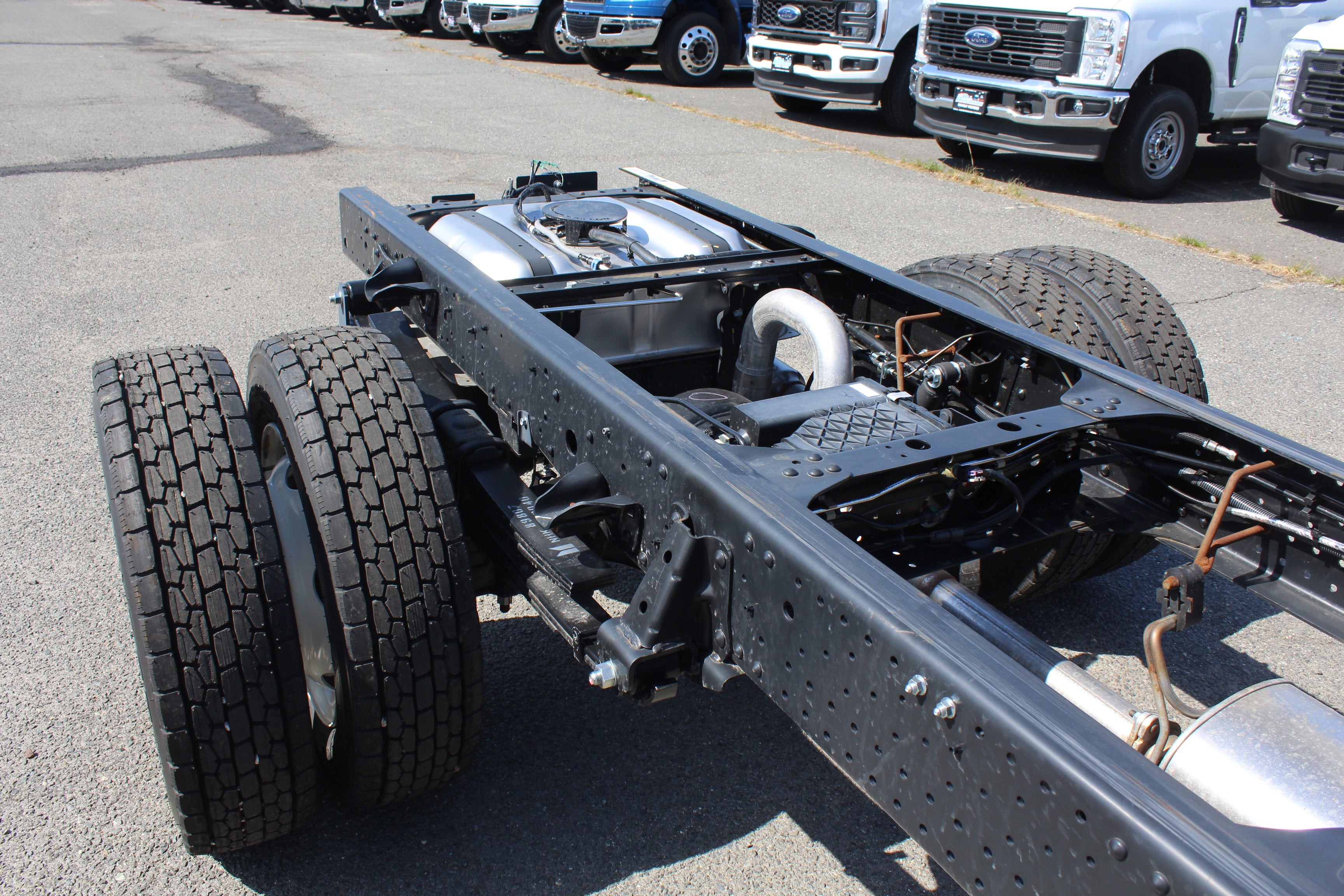 2026 Isuzu NRR Base