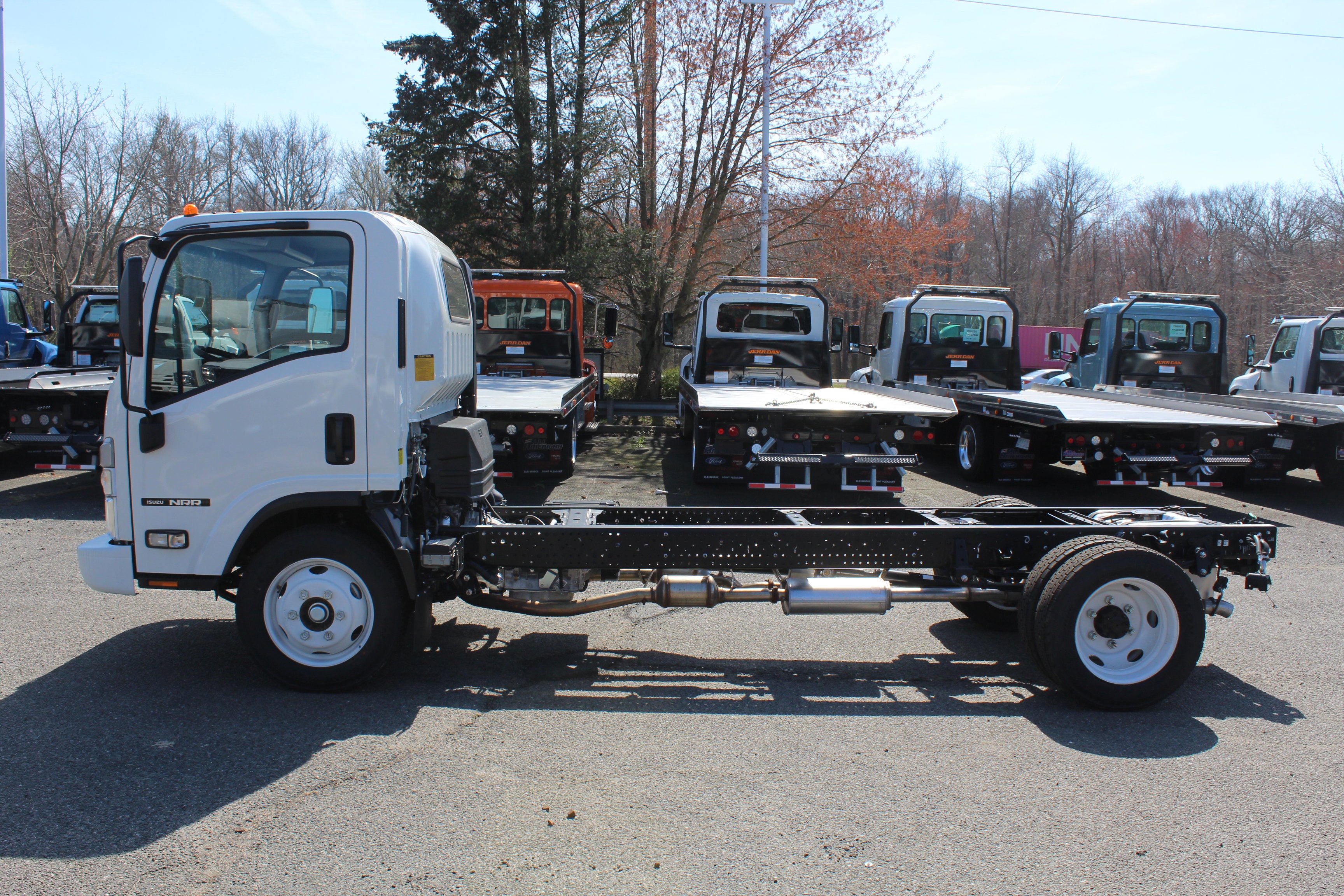 2026 Isuzu NRR Base