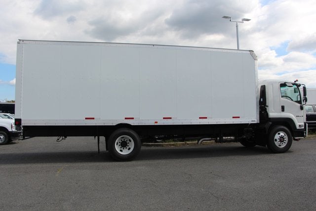 2025 Isuzu MT6 26 FT Box w/ ICC Bumper