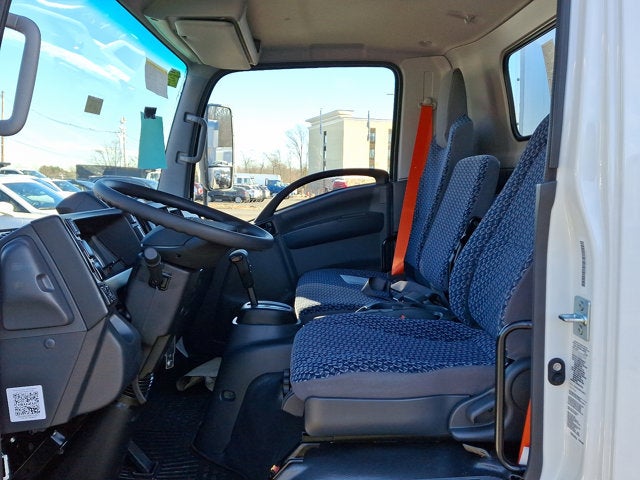 2024 Isuzu NRR 16 FT Box w/ ICC Bumper