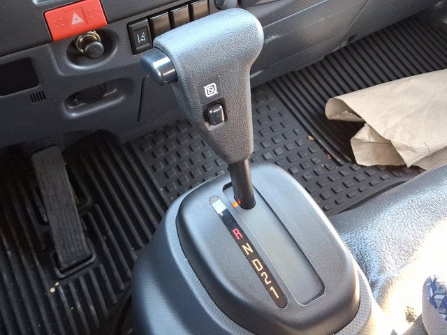 2024 Isuzu NRR 16 FT Box w/ ICC Bumper