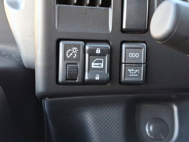 2024 Isuzu NRR 16 FT Box w/ ICC Bumper