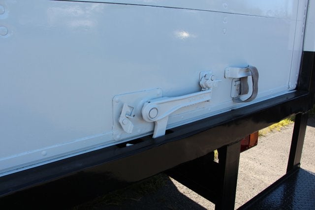 2024 Isuzu NRR 20 FT Box w/ Step Bumper