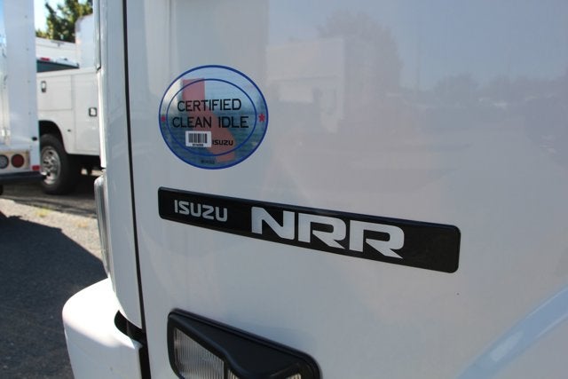 2024 Isuzu NRR 20 FT Box w/ Step Bumper