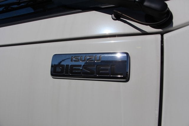 2024 Isuzu NRR 20 FT Box w/ Step Bumper