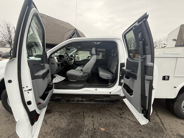 2026 Ford Chassis Cab F-350® XL