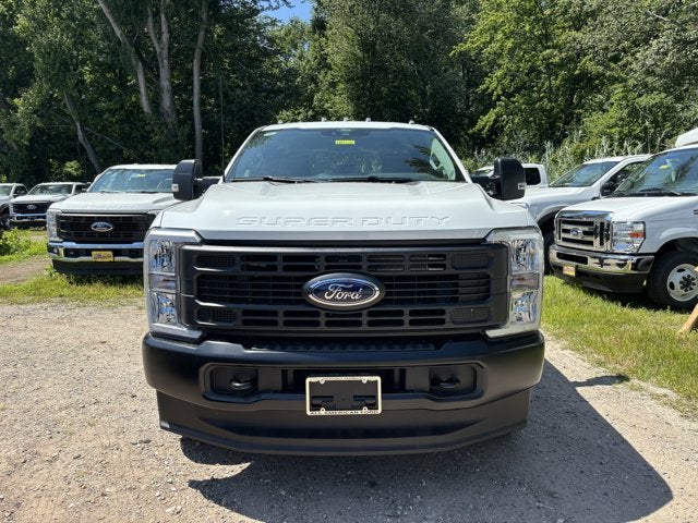 2025 Ford Chassis Cab F-350® XL