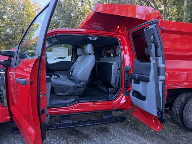 2025 Ford Chassis Cab F-350® XL