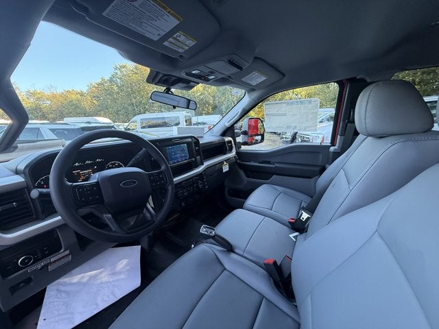 2025 Ford Chassis Cab F-350® XL