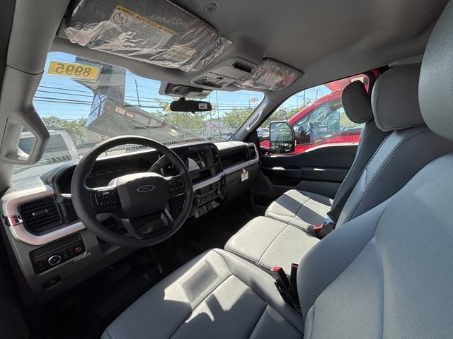 2025 Ford Chassis Cab F-350® XL