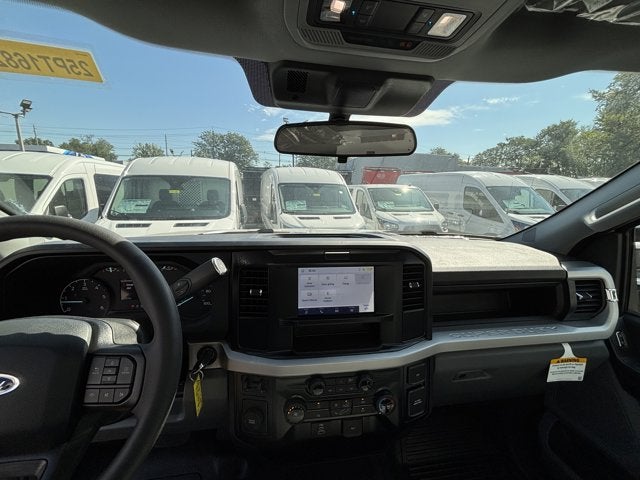 2025 Ford Super Duty F-550 DRW Base