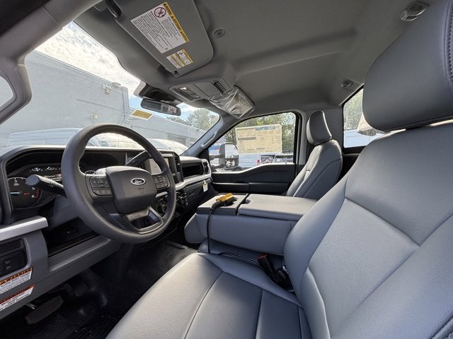 2025 Ford Chassis Cab F-350® XL