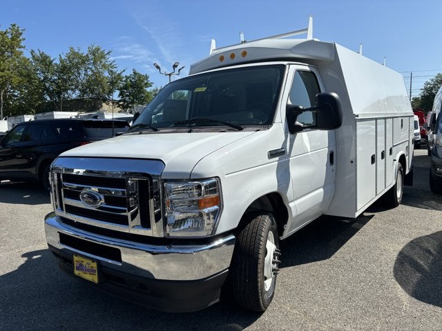 2025 Ford Econoline Cutaway E-350 SRW