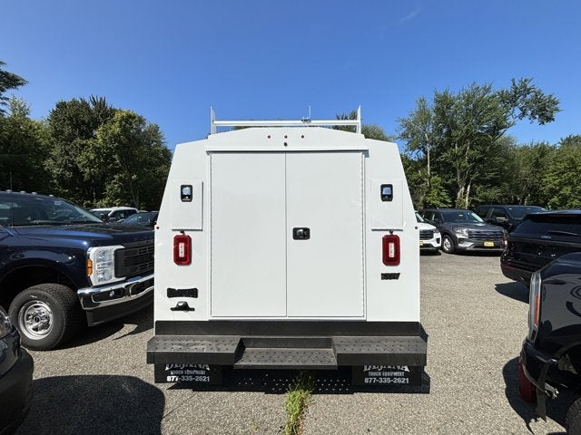 2025 Ford Econoline Cutaway E-350 SRW