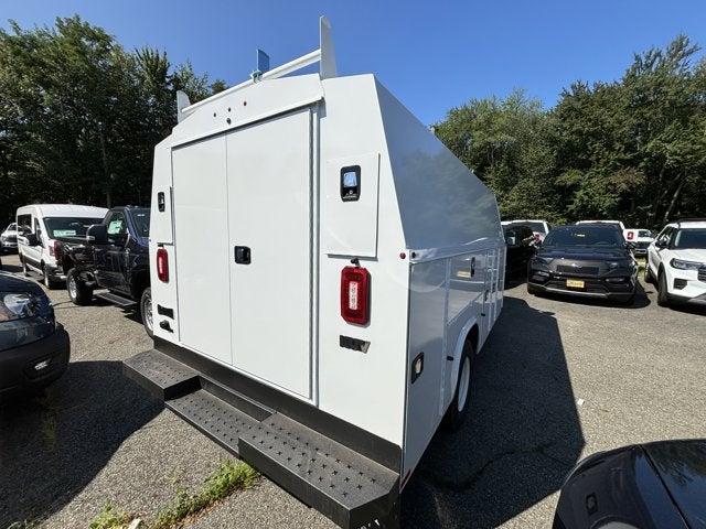 2025 Ford Econoline Cutaway E-350 SRW