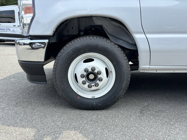 2025 Ford Econoline Cutaway E-350 SRW