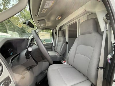 2025 Ford E-Series Cutaway Base