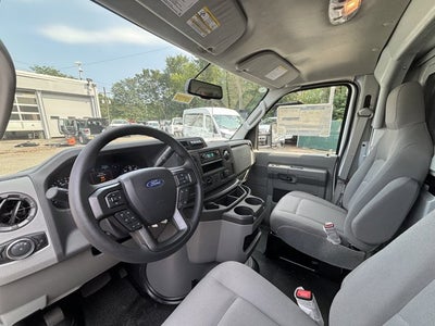 2025 Ford E-Series Cutaway Base