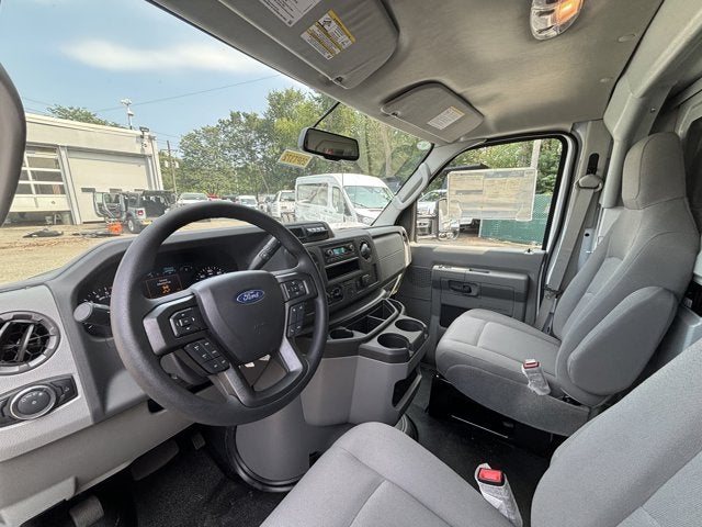 2025 Ford E-Series Cutaway Base