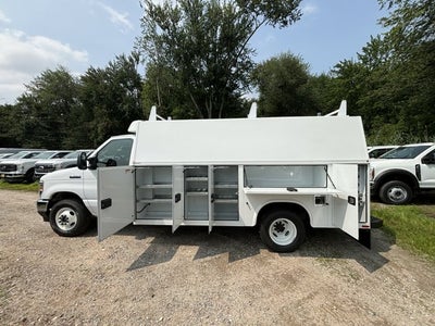 2025 Ford Econoline Cutaway E-350 SRW