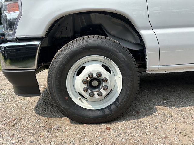 2025 Ford Econoline Cutaway E-350 SRW