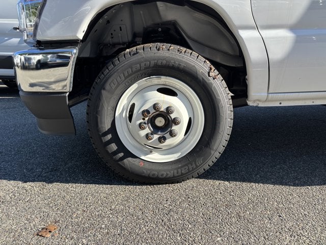 2025 Ford Econoline Cutaway E-450 DRW