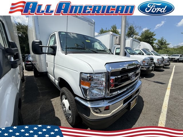 2027 Ford E-Series Cutaway E-450 DRW