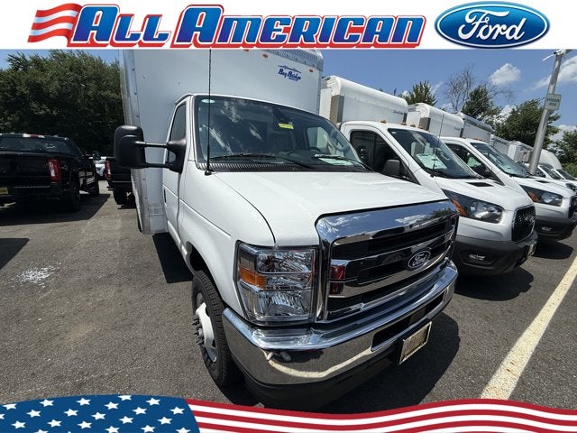 2027 Ford Econoline Cutaway E-450 DRW