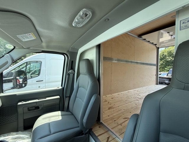 2027 Ford Econoline Cutaway E-450 DRW