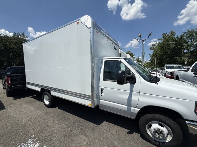 2027 Ford Econoline Cutaway E-450 DRW