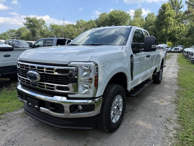 2026 Ford Super Duty F-350® XLT