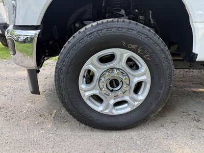 2026 Ford Super Duty F-350® XLT