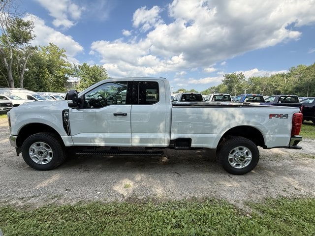 2026 Ford Super Duty F-350® XLT