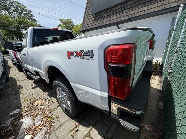 2026 Ford Super Duty F-350® XLT