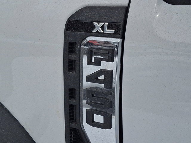 2026 Ford Super Duty F-450 DRW XLT