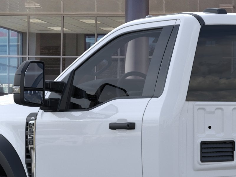 2026 Ford Super Duty F-550 DRW XLT