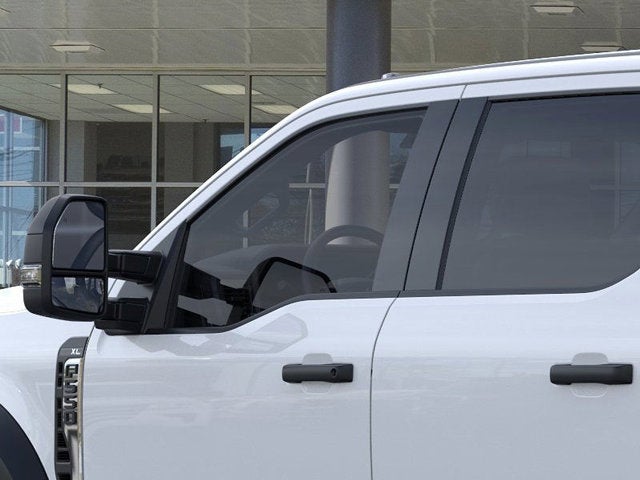 2026 Ford Super Duty F-550 DRW XLT