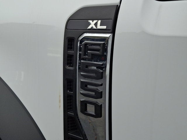 2026 Ford Super Duty F-550 DRW XLT