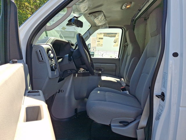 2027 Ford E-Series Cutaway Base