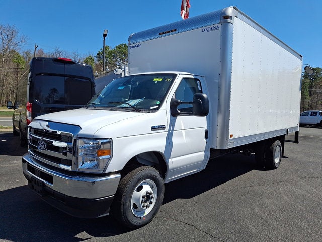 2027 Ford E-Series Cutaway Base