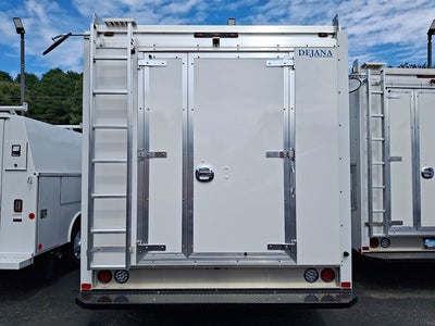 2027 Ford E-Series Cutaway Base